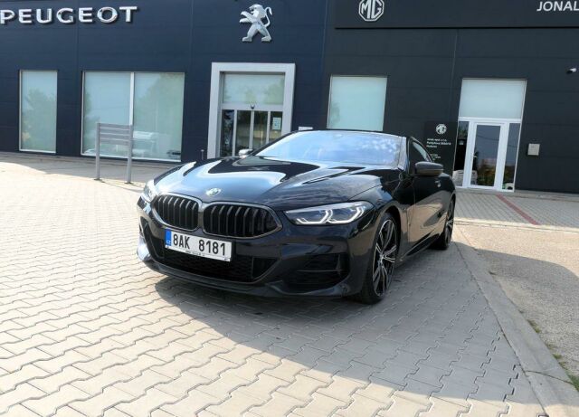 BMW M8