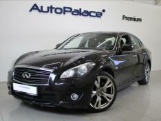 Infiniti M30