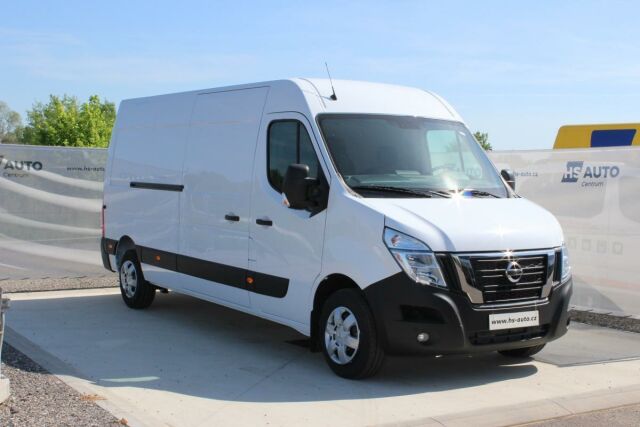 Nissan NV400